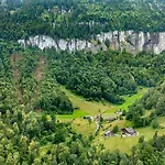 Ferienhaus Cozy With Terrace Bbq Mountain View *